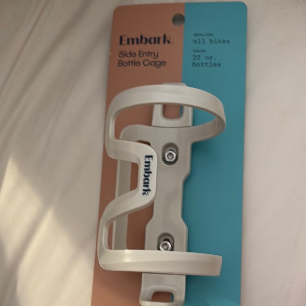 New Embark White Side Entry Bottle Cage…Holds 22oz. Bottles…